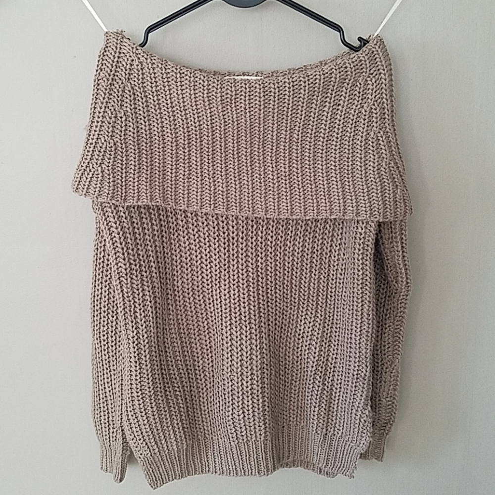 Illa illa Off the shoulder sweater
